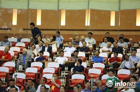Thủ tướng Nguyễn Xuân Phúc dự khán trận U23 Việt Nam - Oman trên sân Mỹ Đình Thủ tướng Nguyễn Xuân Phúc dự khán trận U23 Việt Nam - Oman trên sân Mỹ Đình