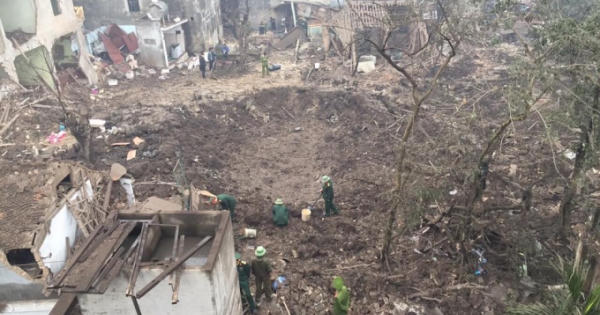 Hố sâu 2m, rộng hơn 40m tại tâm vụ nổ kinh hoàng ở Bắc Ninh