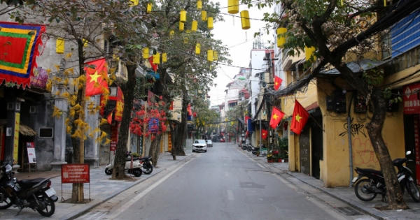 Hà Nội êm đềm trong sáng sớm mùng 1 Tết của năm Tân Sửu