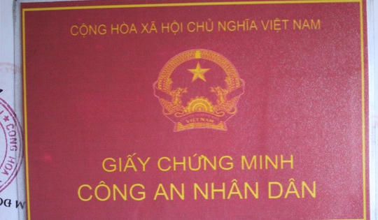 Điều tra đường dây làm giả thẻ ngành Công an Nhân dân