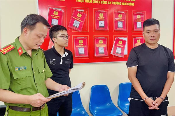 Tạm giữ khẩn cấp đối tượng cưỡng đoạt tài sản của nhiều tài xế tại cửa khẩu Kim Thành