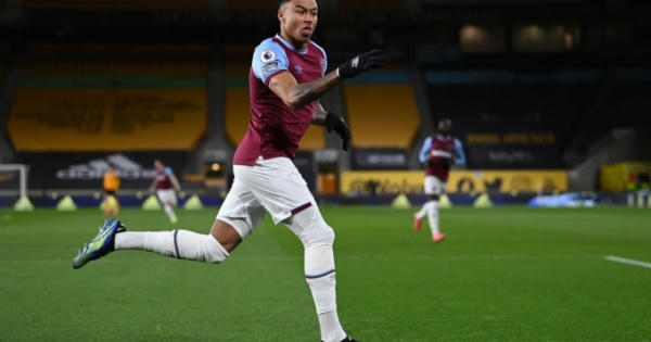 [Video]: Lingard tái hiện pha gẩy bóng đầy kỹ thuật của Berbatov khiến người hâm mộ phấn khích