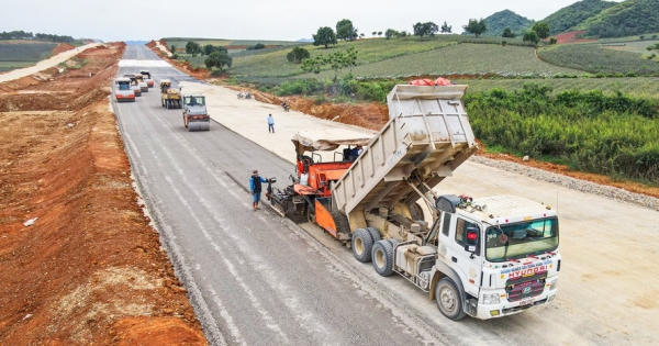 Gấp rút khởi công cao tốc Bắc-Nam giai đoạn 2 trước Tết Nguyên đán 2023