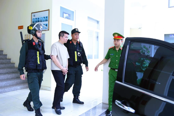 Bắt Nguyễn Quốc Vũ, chồng Đoàn Di Băng