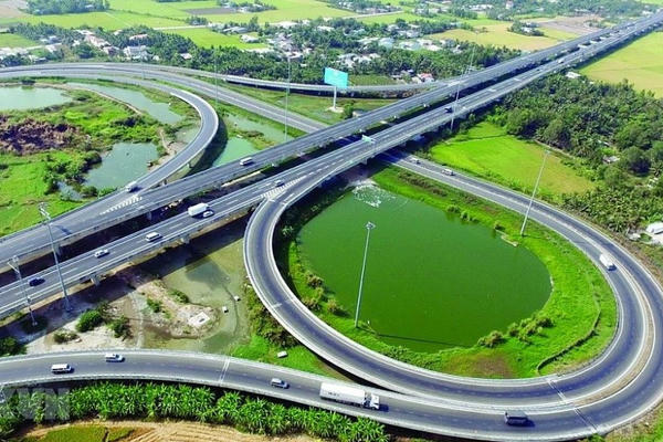 Phấn đấu hết năm 2025 cơ bản hoàn thành 600 km đường cao tốc vùng đồng bằng sông Cửu Long Phấn đấu hết năm 2025 cơ bản hoàn thành 600 km đường cao tốc vùng đồng bằng sông Cửu Long