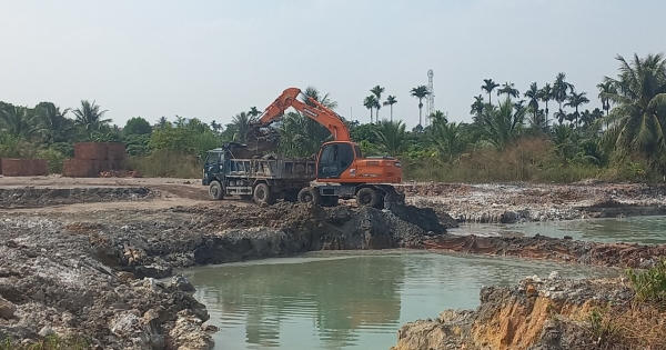 Quảng Ninh: Người dân lo ngại việc ‘tận thu’ trạt xỉ vôi, đất gây ảnh hưởng tới môi trường