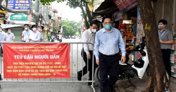 Thủ tướng kiểm tra đột xuất ổ dịch tại phường Thanh Xuân Trung
