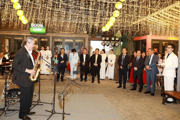 Khai mạc chuỗi hoạt động du lịch đêm “Hà Nội Đẹp Sound” tại Phố Sách Khai mạc chuỗi hoạt động du lịch đêm “Hà Nội Đẹp Sound” tại Phố Sách