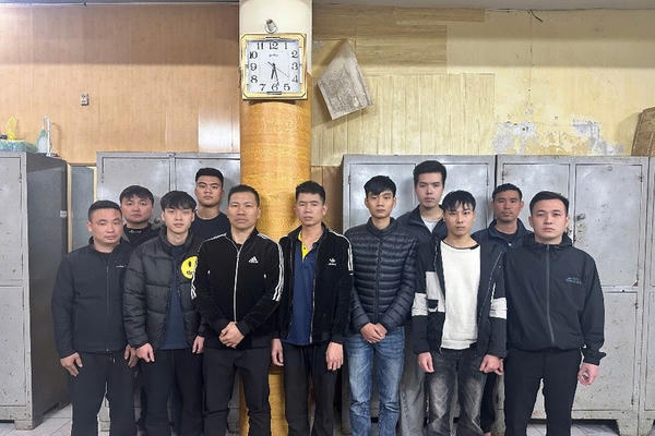 Triệt phá đường dây đánh bạc online qua SunWin, bắt giữ 13 đối tượng tại Hưng Yên