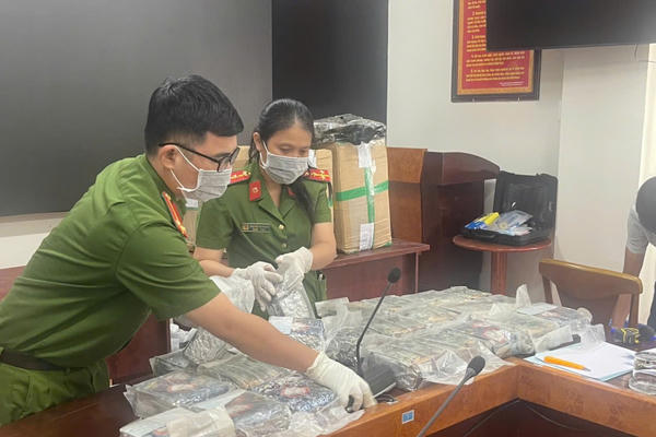 Lãnh đạo Bộ Công an gửi Thư khen các đơn vị chức năng phá chuyên án ma tuý xuyên quốc gia