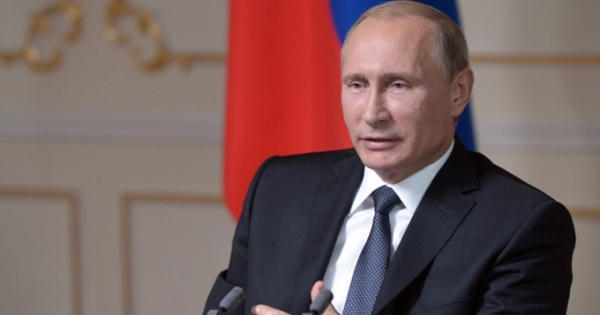 Tổng thống Nga Vladimir Putin họp báo với 1.400 phóng viên