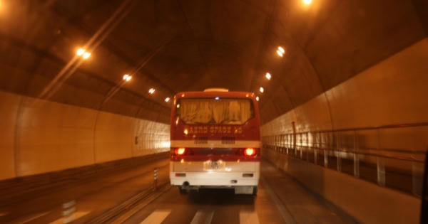 Xuất hiện hơn 300 vết nứt trong hầm Hải Vân