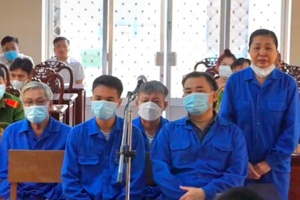 Đề nghị mức án đối với các bị cáo trong vụ "Chi 20 tỷ điều chuyển Giám đốc Công an Đinh Văn Nơi"