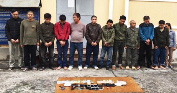 Mất nhà, mất cửa theo "tháng ăn chơi"