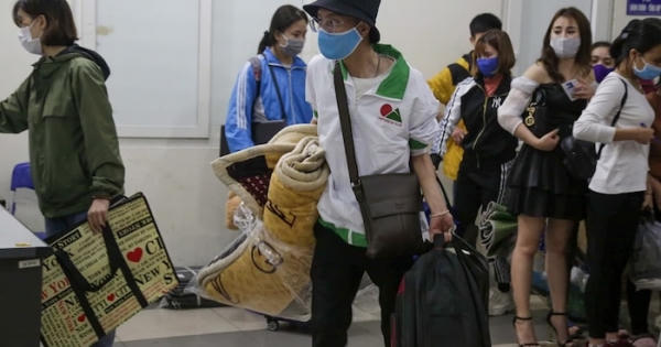 Hà Nội: Hơn 1000 sinh viên chuyển đi trong đêm, nhường phòng cho khu cách ly dịch COVID-19