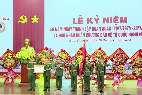 Quân đoàn 4 vinh dự nhận Huân chương Bảo vệ Tổ quốc hạng Nhất