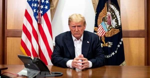 Tổng thống Donald Trump xuất viện sau ba ngày điều trị bệnh COVID-19