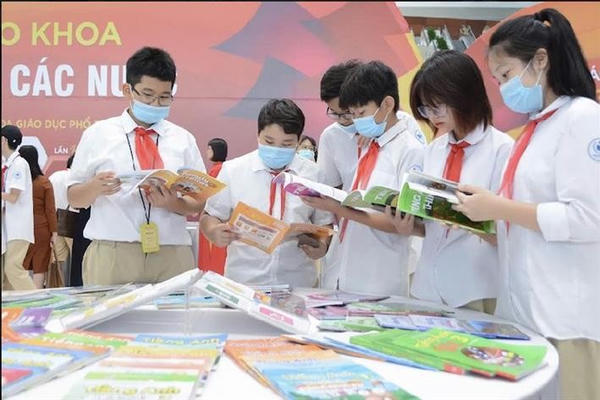 Bộ Giáo dục và Đào tạo: Học sinh dùng sách giáo khoa khác nhau không bị ảnh hưởng về nội dung kiến thức