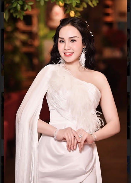 Ca sĩ – Tiến sĩ Khánh Ly làm đêm nhạc kỷ niệm 20 năm ca hát