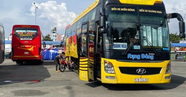 TPHCM: Xe khách ít người đi, tàu cao tốc liên tỉnh chưa được chạy