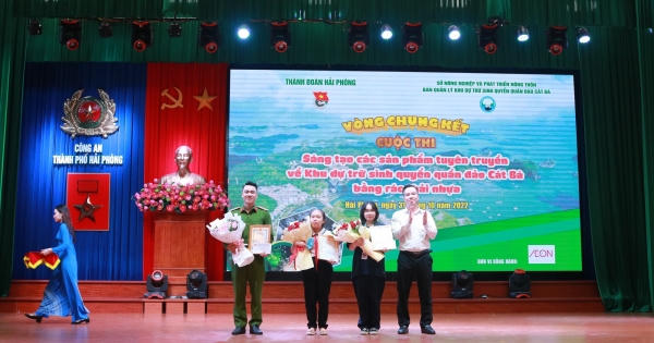 Trao giải cuộc thi “Sáng tạo các sản phẩm tuyên truyền về Khu dự trữ sinh quyển quần đảo Cát Bà bằng rác thải nhựa” Trao giải cuộc thi “Sáng tạo các sản phẩm tuyên truyền về Khu dự trữ sinh quyển quần đảo Cát Bà bằng rác thải nhựa”