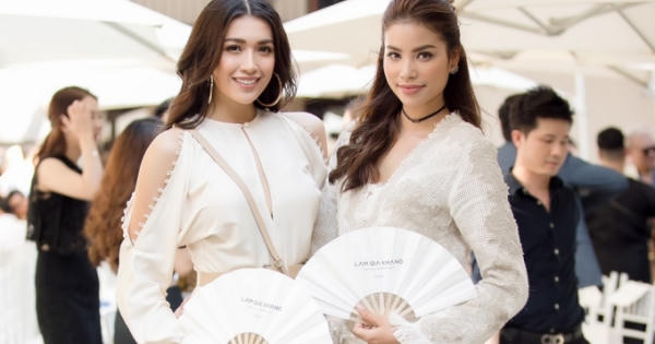 Cùng diện váy ngắn, Á hậu Lệ Hằng đọ chân dài miên man với Hoa hậu Phạm Hương Cùng diện váy ngắn, Á hậu Lệ Hằng đọ chân dài miên man với Hoa hậu Phạm Hương