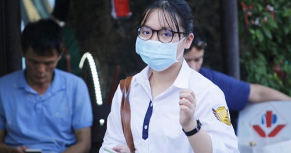 Bất ngờ điểm chuẩn trường THPT chuyên Ngoại ngữ