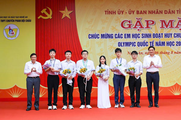 Nghệ An có 6 học sinh đạt huy chương trong các kỳ thi Olympic Quốc tế