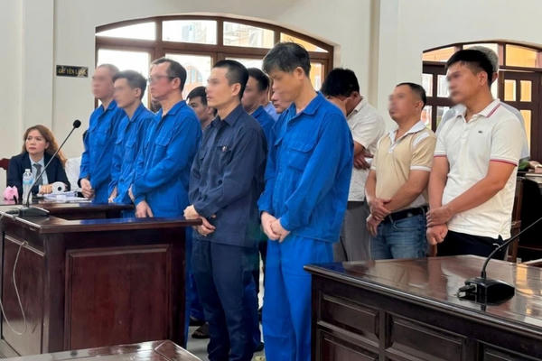 Tuyên án hàng loạt bị cáo đưa và nhận hối lộ tại Trung tâm đăng kiểm 60-04D tại Đồng Nai Tuyên án hàng loạt bị cáo đưa và nhận hối lộ tại Trung tâm đăng kiểm 60-04D tại Đồng Nai