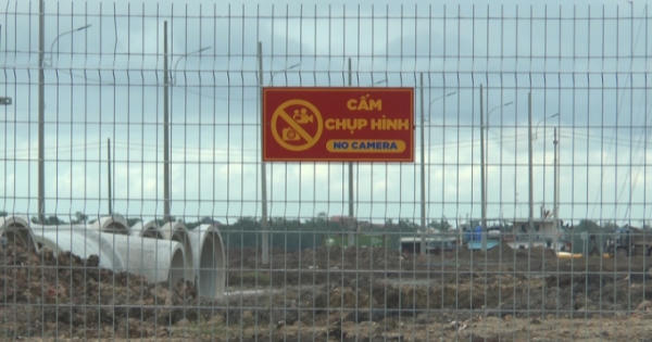 Long An: Công trình thi công tự ý trưng biển “cấm quay phim, chụp ảnh” Long An: Công trình thi công tự ý trưng biển “cấm quay phim, chụp ảnh”