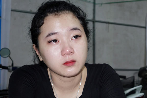 Khởi tố nữ nhân viên đâm chết khách massage trong đêm Noel