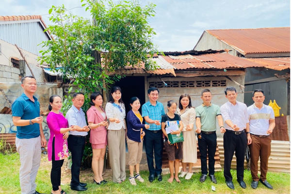 Vun đắp quan hệ hữu nghị Việt Nam - Lào