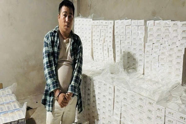 Đồng Nai: Bắt giữ đối tượng buôn bán hơn 26.000 bao thuốc lá lậu