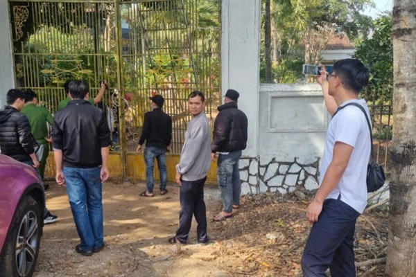 Gia Lai: Khám nhà cặp vợ chồng 'nhốt' hai cán bộ công an nhiều giờ