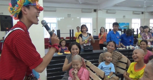 Mang nụ cười đến với bệnh nhi ung thư