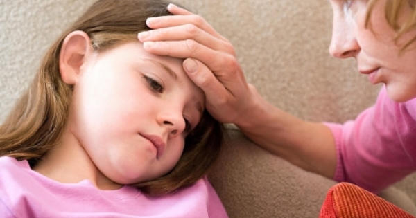 Phát hoảng khi con gái 7 tuổi đã... dậy thì Phát hoảng khi con gái 7 tuổi đã... dậy thì