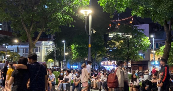 TP HCM tạm ngưng các hoạt động tập trung đông người TP HCM tạm ngưng các hoạt động tập trung đông người
