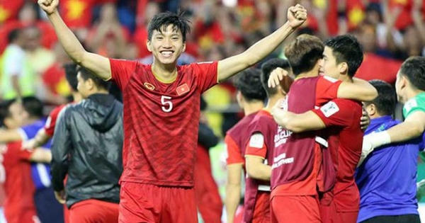 Đoàn Văn Hậu lọt top 10 cầu thủ xuất sắc nhất vòng 1/8 Asian Cup