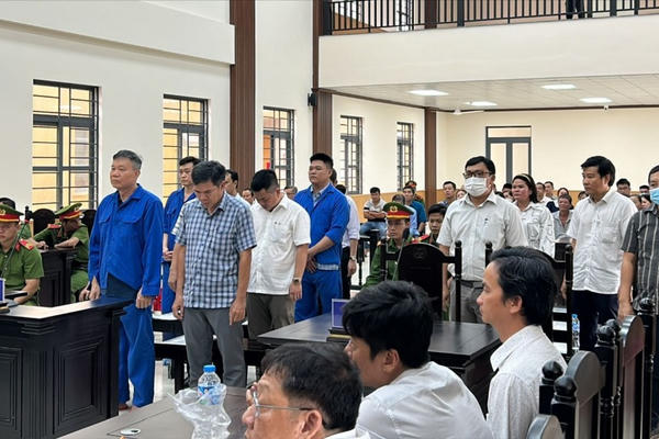 Phạt tù 14 bị cáo vụ xây kè chống sạt lở, gây thiệt hại hơn 12,6 tỷ đồng ở An Giang