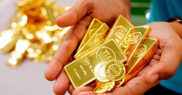 Giá vàng hôm nay 30/10: USD tăng giá, giá vàng giảm mạnh