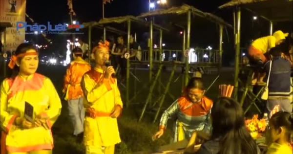 Bình Định: Độc đáo hội đánh bài chòi cổ dân gian Bình Định: Độc đáo hội đánh bài chòi cổ dân gian