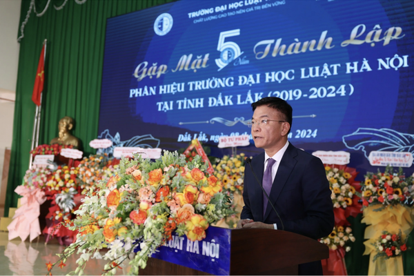 Bộ trưởng Lê Thành Long dự kỷ niệm 5 năm thành lập Trường Đại học Luật Hà Nội phân hiệu tại Đắk Lắk