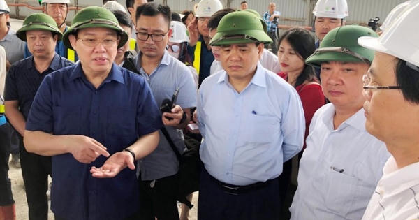 Không để nhà dị dạng bên đường mới mở Không để nhà dị dạng bên đường mới mở