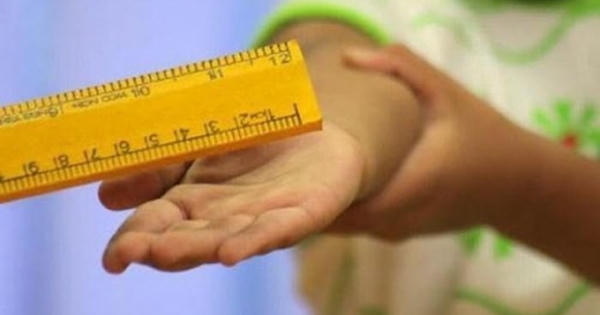 Xâm phạm học trò hay 'thương cho roi cho vọt' Xâm phạm học trò hay 'thương cho roi cho vọt'