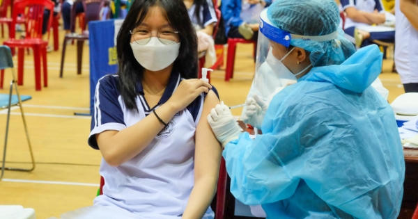 Còn 9 địa phương tiêm mũi 2 vaccine phòng COVID-19 cho trẻ từ 12-17 tuổi