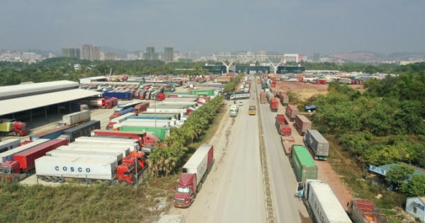 Quảng Ninh: Giữ vững “Vùng xanh an toàn” cho hoạt động xuất nhập khẩu trên địa bàn TP Móng Cái Quảng Ninh: Giữ vững “Vùng xanh an toàn” cho hoạt động xuất nhập khẩu trên địa bàn TP Móng Cái