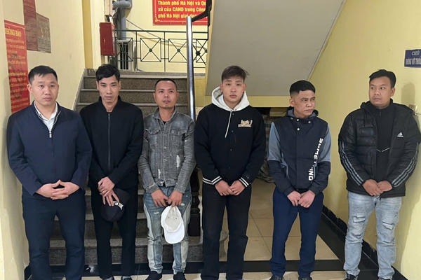 Vụ cố ý gây thương tích bằng axit tại TX Sơn Tây: Bắt khẩn cấp 09 đối tượng