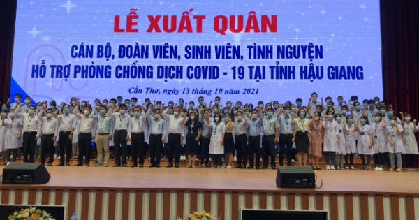 100 cán bộ, sinh viên Đại học Y Dược Cần Thơ hỗ trợ Hậu Giang tiêm vắc xin Covid-19