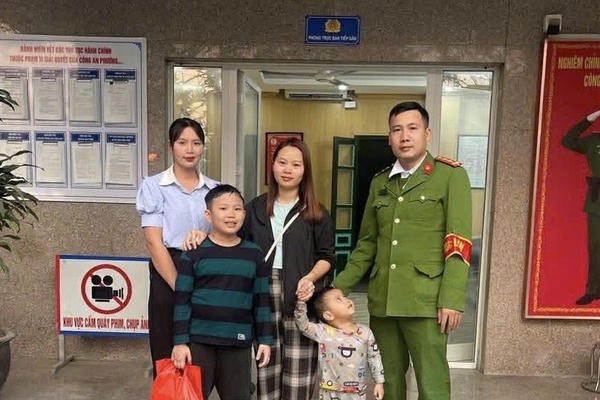 Công an phường Tây Hồ kịp thời hỗ trợ gia đình tìm kiếm 2 cháu bé đi lạc