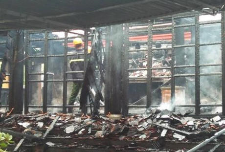 Ngôi đền tại Nghệ An bị lửa thiêu rụi